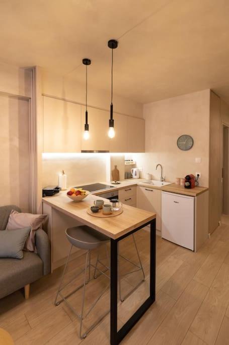 Apo-Zachari Elegant Apartment Larissa Exterior photo